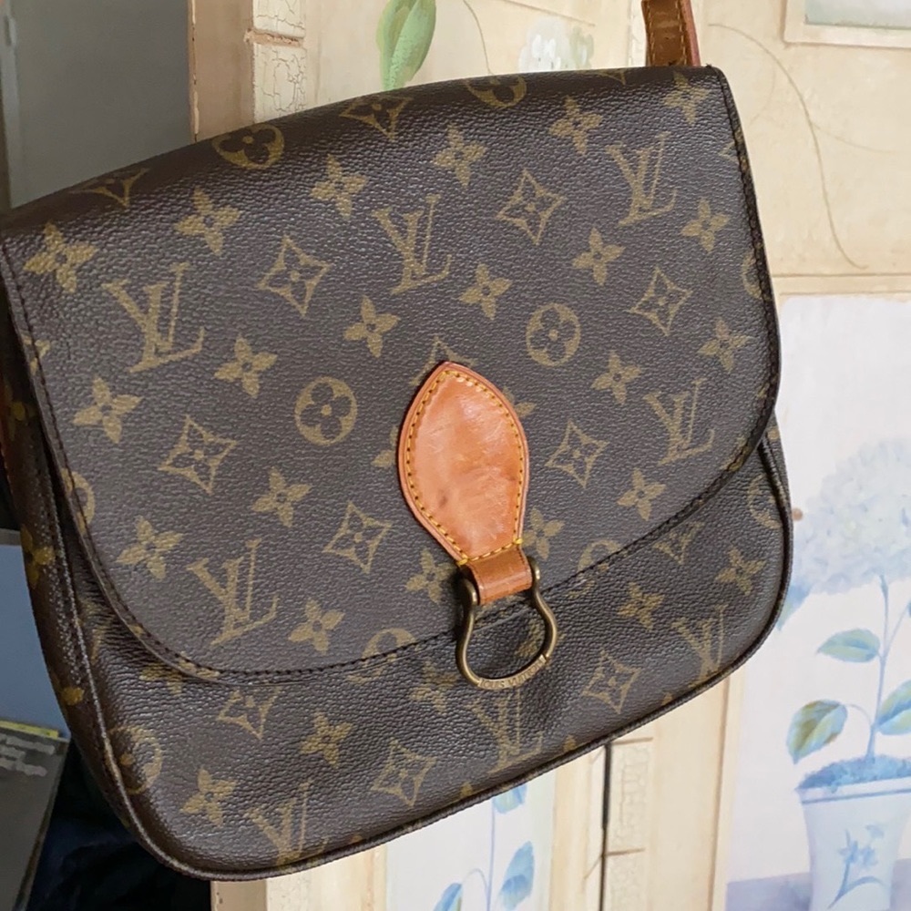 Authentic Louis Vuitton (price firm)
